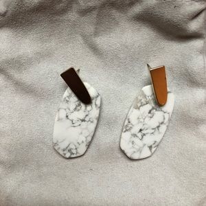 Kendra Scott Howlite + Gold Earrings